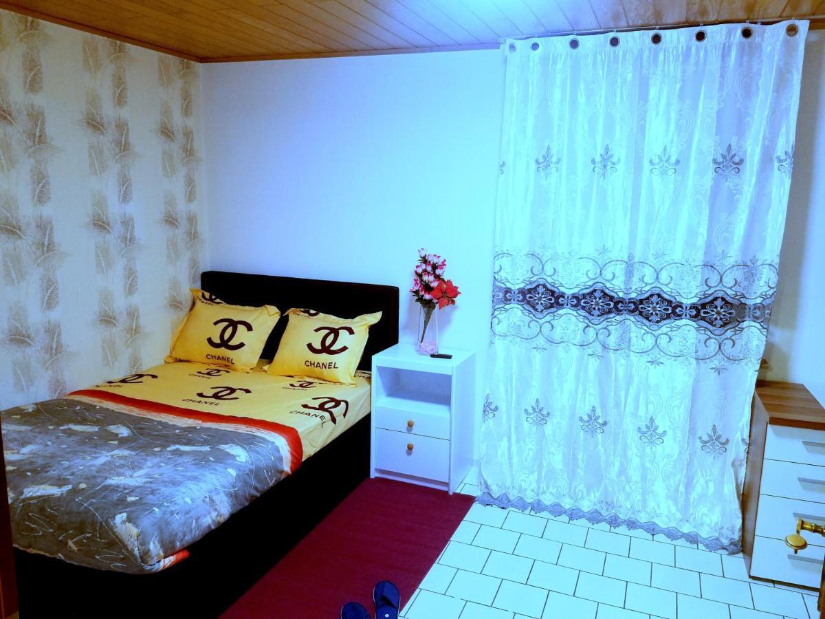 Ferienwohnung In Friedberg フリートベルク エクステリア 写真
